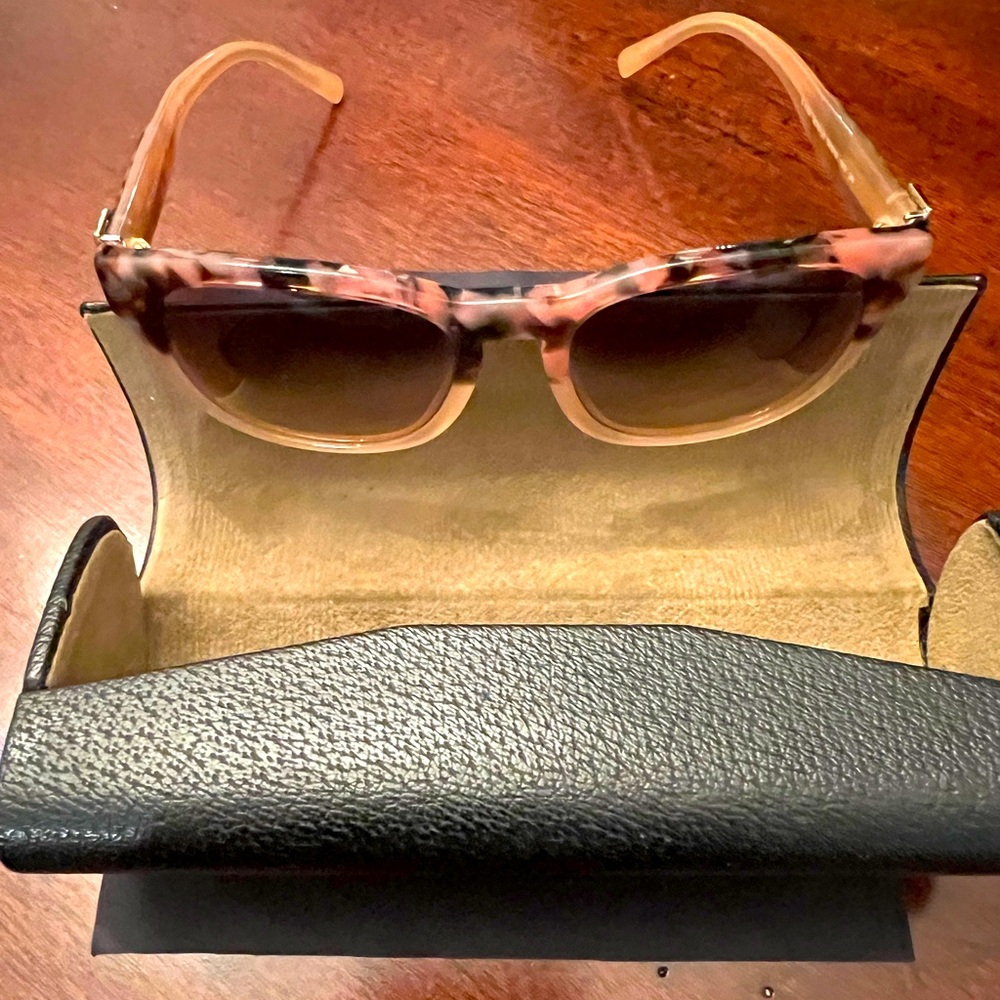 AUTHENTIC BURBERRY PINK TORTOISE & PALE PINK TWO TONE SUNSHADES W/CASE